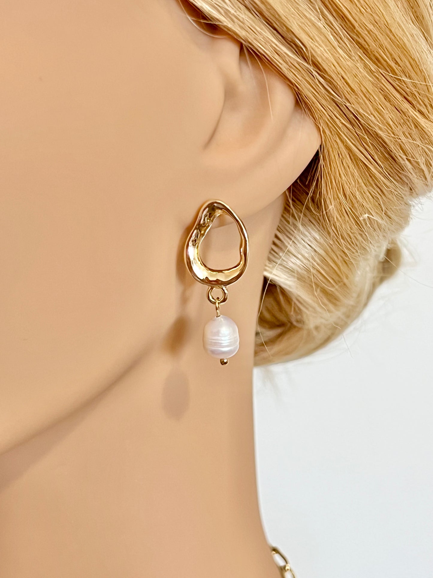 Malibu Pearl Earrings